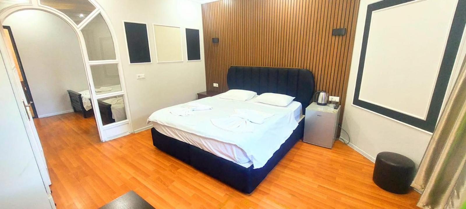 Metrepol Hotel Batoumi Extérieur photo
