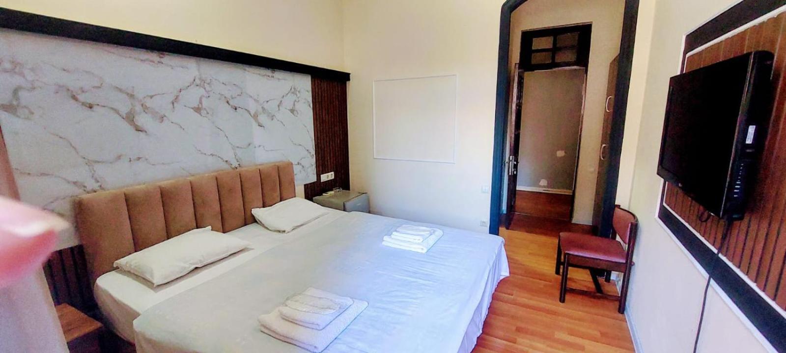 Metrepol Hotel Batoumi Extérieur photo